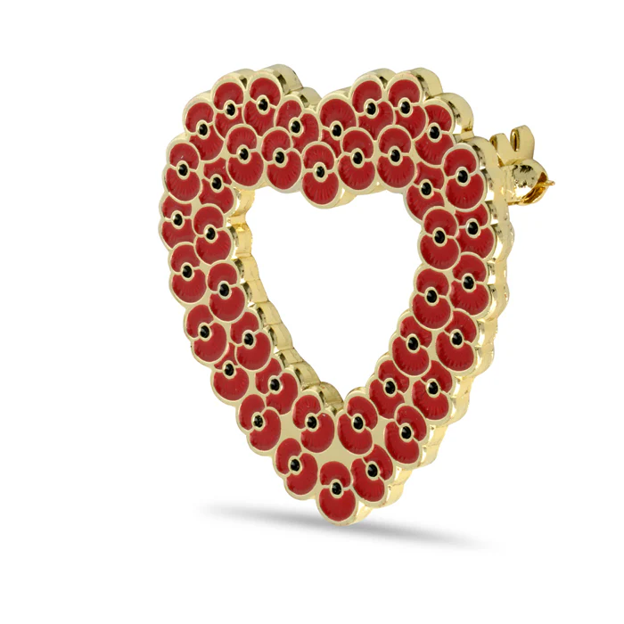 Ridged Poppy Heart Wreath Brooch - Image 3