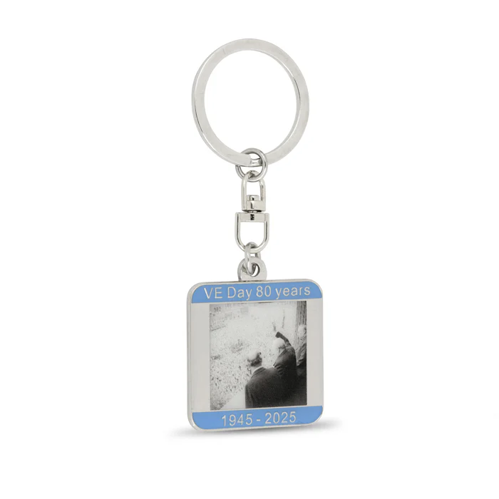 VE Day 80 Churchill Keyring - Image 3